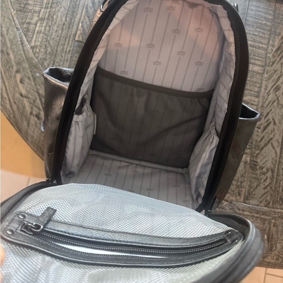 Itzy Ritzy Embossed Black mini Backpack Like New - Picture 4 of 10